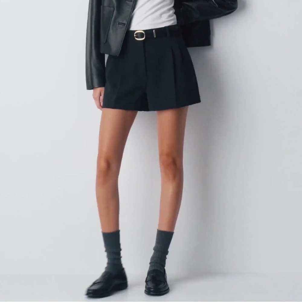 The Effortless Short Curve-fit Mini - Crepette